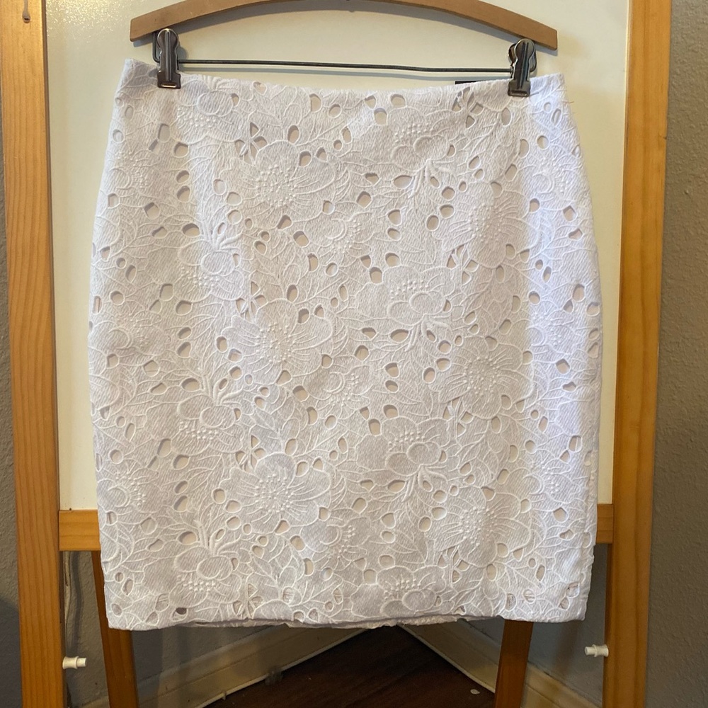 Banana Republic white skirt